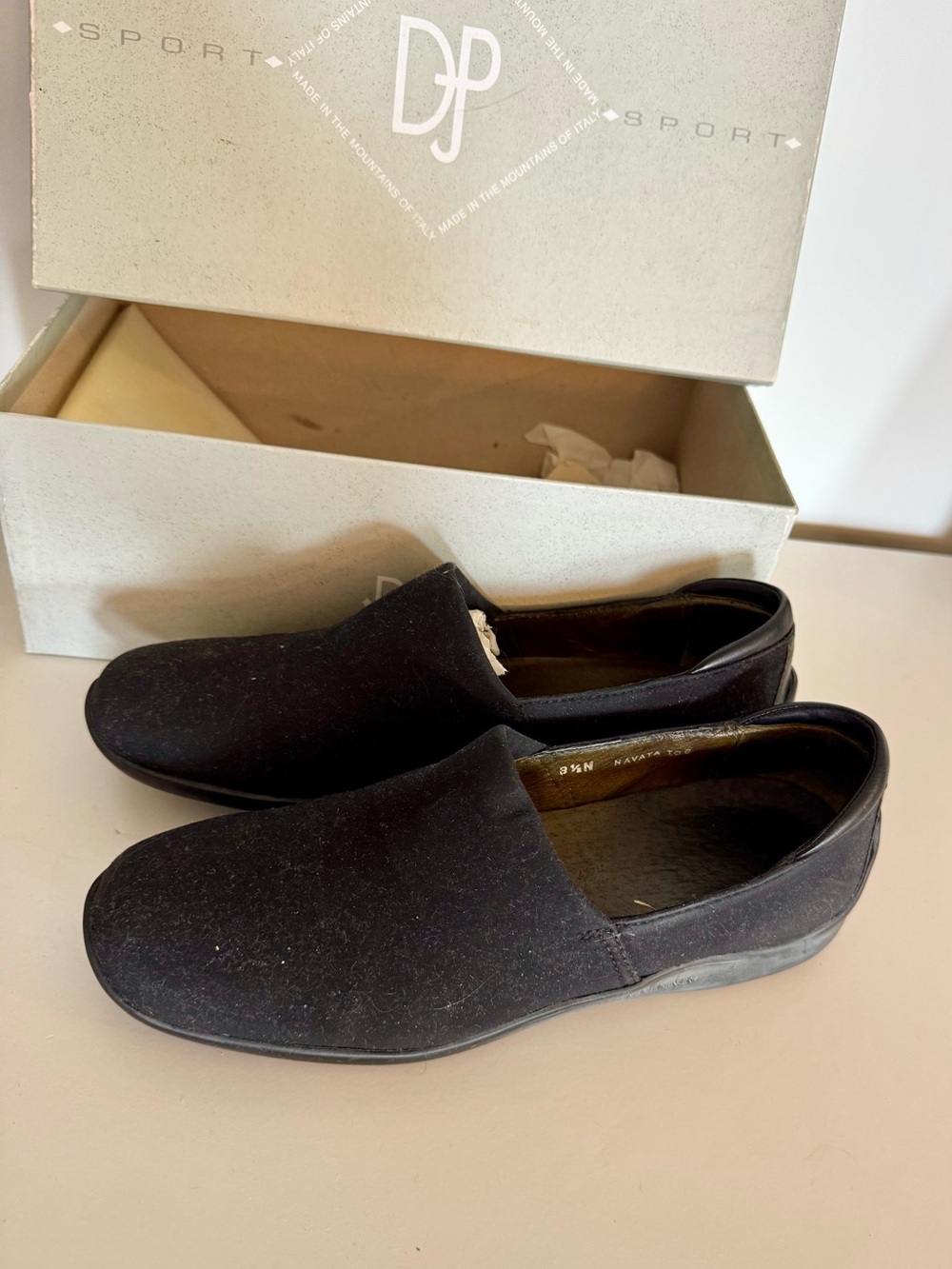 Easy Spirit Vintage Slip-On women’s Casual Shoes in Black -